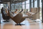 Sta op stoel Elektrisch verstelbaar relaxfauteuil Twice Pro TW-082N Medium van Meubelfabriek De Toekomst in leer Avocado 3 motoren en een accu. Direct leverbaar. - Afbeelding 6