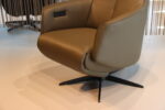 Sta op stoel Elektrisch verstelbaar relaxfauteuil Twice Pro TW-082N Medium van Meubelfabriek De Toekomst in leer Avocado 3 motoren en een accu. Direct leverbaar. - Afbeelding 11