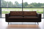 Havee Lookline 4 zits bank model 2850 in ploegstof zwart 234 cm breed. Direct leverbaar.