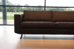 Havee Lookline 4 zits  bank model 2850 in ploegstof zwart 234 cm breed. Direct leverbaar. - Afbeelding 3