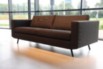Havee Lookline 4 zits  bank model 2850 in ploegstof zwart 234 cm breed. Direct leverbaar. - Afbeelding 4