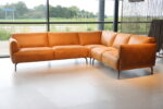 Het Anker Hoekbank Valence Africa leder Caramel 285x225 cm. Direct leverbaar.