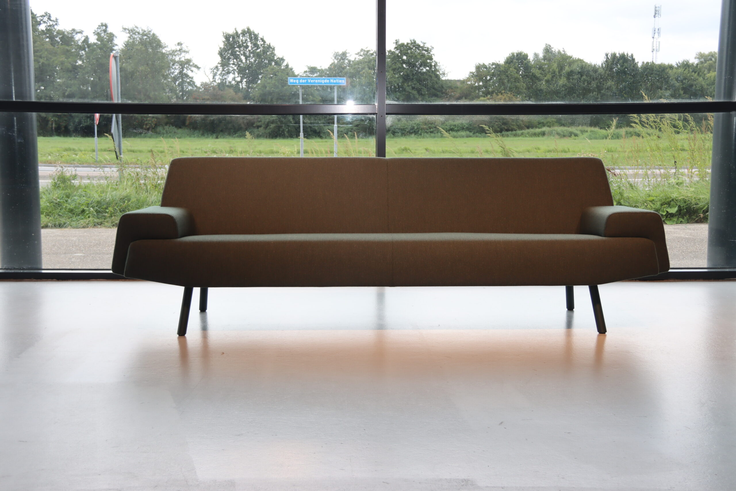Havee Cloak design bank Sky 4 zits 250 cm breed in Kvadrat stof Rewool. Direct leverbaar. Havee Cloak design bank Sky 4 zits 250 cm breed in Kvadrat stof Rewool. Direct leverbaar.