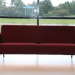 Havee Looklike model 2900 3,5 zits 210 cm breed in Stof weverij de Ploeg Alto 31 kleur Bordeaux. Direct leverbaar.