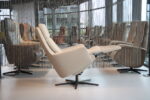 Elektrisch verstelbaar relaxfauteuil / relaxstoel Twinz 8240 in combi Leer Polo kleur Taupe/ Stof Lathuile 02 van Gealux 3 motoren met accu. Direct leverbaar. - Afbeelding 3