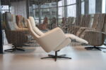 Elektrisch verstelbaar relaxfauteuil / relaxstoel Twinz 8240 in combi Leer Polo kleur Taupe/ Stof Lathuile 02 van Gealux 3 motoren met accu. Direct leverbaar. - Afbeelding 7