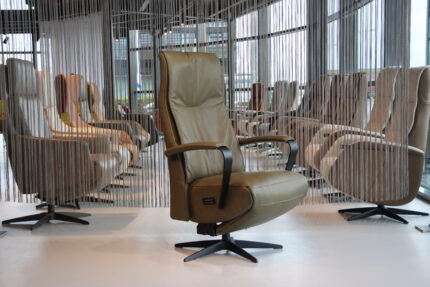 Elektrisch verstelbaar relaxfauteuil / relaxstoel Twinz 216 in Leer Polo kleur Moss van Gealux 3 motoren met accu. Direct leverbaar.