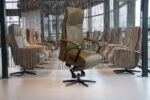 Sta op stoel Elektrisch verstelbaar relaxfauteuil Twinz 216 in Leer Polo kleur Moss van Gealux 3 motoren met accu. Direct leverbaar. - Afbeelding 2