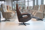 Elektrisch verstelbaar relaxfauteuil / relaxstoel Twice Pro TW-036N Large van Meubelfabriek De Toekomst in leer Prestige Brown 3 motoren en een accu. Direct leverbaar. - Afbeelding 2