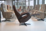 Elektrisch verstelbaar relaxfauteuil / relaxstoel Twice Pro TW-036N Large van Meubelfabriek De Toekomst in leer Prestige Brown 3 motoren en een accu. Direct leverbaar. - Afbeelding 3