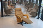 Sta op stoel Elektrisch verstelbaar relaxfauteuil Twice Pro TW-037N van Meubelfabriek De Toekomst in leer prestige met De Ploegstof Taro kleur Amber 3 motoren en een accu. Direct leverbaar. - Afbeelding 8