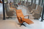 Elektrisch verstelbaar relaxfauteuil Twice Pro TW-190N van De Toekomst Rebound leer Cognac met 3 motoren en een accu. Direct leverbaar. - Afbeelding 6