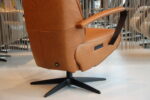 Elektrisch verstelbaar relaxfauteuil Twice Pro TW-190N van De Toekomst Rebound leer Cognac met 3 motoren en een accu. Direct leverbaar. - Afbeelding 8