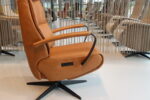Elektrisch verstelbaar relaxfauteuil Twice Pro TW-190N van De Toekomst Rebound leer Cognac met 3 motoren en een accu. Direct leverbaar. - Afbeelding 9