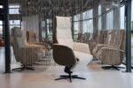 Sta op stoel Elektrisch verstelbaar relaxfauteuil Twice Pro TW-227N van Meubelfabriek De Toekomst in leer Prestige Avocado met stof BeBasic, 3 motoren en een accu. Direct leverbaar. - Afbeelding 2