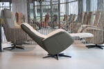 Sta op stoel Elektrisch verstelbaar relaxfauteuil Twice Pro TW-227N van Meubelfabriek De Toekomst in leer Prestige Avocado met stof BeBasic, 3 motoren en een accu. Direct leverbaar. - Afbeelding 5