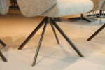 4x Gealux Sheffield eetkamerstoel draai in stof Lathuile 03. Onderstel Anodic brown. Direct leverbaar.