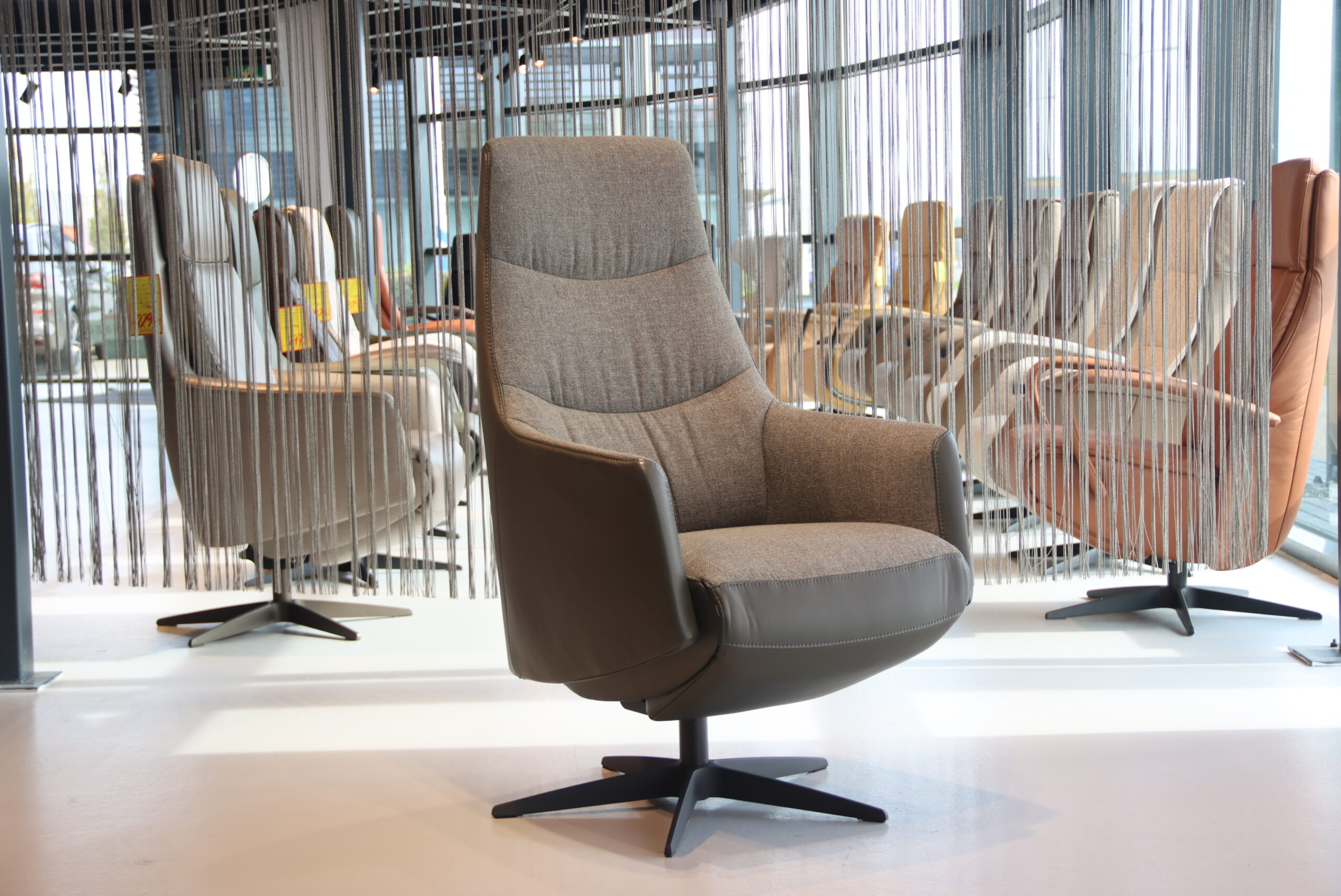 Elektrisch verstelbaar relaxfauteuil / relaxstoel Twinz 108 in combi leer/Stof kleur Groen van Gealux met 3 motoren en accu. Direct leverbaar. Elektrisch verstelbaar relaxfauteuil / relaxstoel Twinz 108 in combi leer/Stof kleur Groen van Gealux met 3 motoren en accu. Direct leverbaar.
