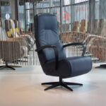 Elektrisch verstelbaar relaxfauteuil / relaxstoel Dahlia in Leer Polo 1010 kleur blauw van Gealux met 2 motoren en accu. Direct leverbaar.