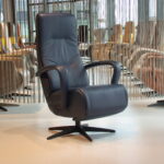 Elektrisch verstelbaar relaxfauteuil / relaxstoel Roos in Leer Polo 1010 kleur blauw van Gealux met 2 motoren en accu. Direct leverbaar.