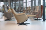 Sta op stoel Elektrisch verstelbaar relaxfauteuil Twinz 8120 in Leer Polo kleur Taupe van Gealux 3 motoren met accu. Direct leverbaar. - Afbeelding 4