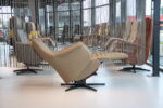 Sta op stoel Elektrisch verstelbaar relaxfauteuil Twinz 8120 in Leer Polo kleur Taupe van Gealux 3 motoren met accu. Direct leverbaar. - Afbeelding 5