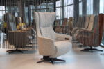 Sta op stoel Elektrisch verstelbaar relaxfauteuil Twinz 8091 in Stof Lathuile 03 kleur Creme van Gealux 2 motoren met accu. Direct leverbaar.