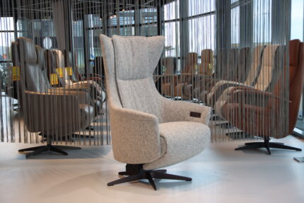 Sta op stoel Elektrisch verstelbaar relaxfauteuil Twinz 8091 in Stof Lathuile 03 kleur Creme van Gealux 2 motoren met accu. Direct leverbaar.