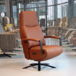 Elektrisch verstelbaar relaxfauteuil / relaxstoel Twinz 6004 in Leer Polo 1093 kleur Cognac van Gealux met 3 motoren en accu. Direct leverbaar.