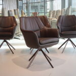 4x Gealux Lios eetkamerstoel draai in Leer Typhoon 80 kleur Bruin. Onderstel kleur brown. Direct leverbaar.