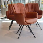 4x Gealux Eetkamerstoel Francisco / Miami draai in Leer Roma kleur Cognac. Onderstel kleur zwart. Direct leverbaar.