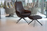 Bijzetfauteuil Jade Gealux draaifunctie Leer Typhoon kleur Bruin. Direct Leverbaar.