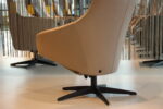 Gealux Arc 8043 modern design relaxfauteuil / relaxstoel in leer Royal 300 licht grijs met 2 motoren en een accu. Direct leverbaar. - Afbeelding 8