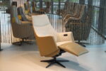 Elektrisch verstelbaar relaxfauteuil / relaxstoel Twinz 106 in Leer Polo 1026 kleur Taupe met Stof Santero 60 kleur creme van Gealux met 3 motoren en accu. Direct leverbaar. - Afbeelding 7