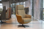 Elektrisch verstelbaar relaxfauteuil / relaxstoel Twinz 8140 in leer Prestige olive met Stof multi color groen van Gealux met 3 motoren en accu. Direct leverbaar.