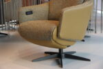 Elektrisch verstelbaar relaxfauteuil / relaxstoel Twinz 8140 in leer Prestige olive met Stof multi color groen van Gealux met 3 motoren en accu. Direct leverbaar.
